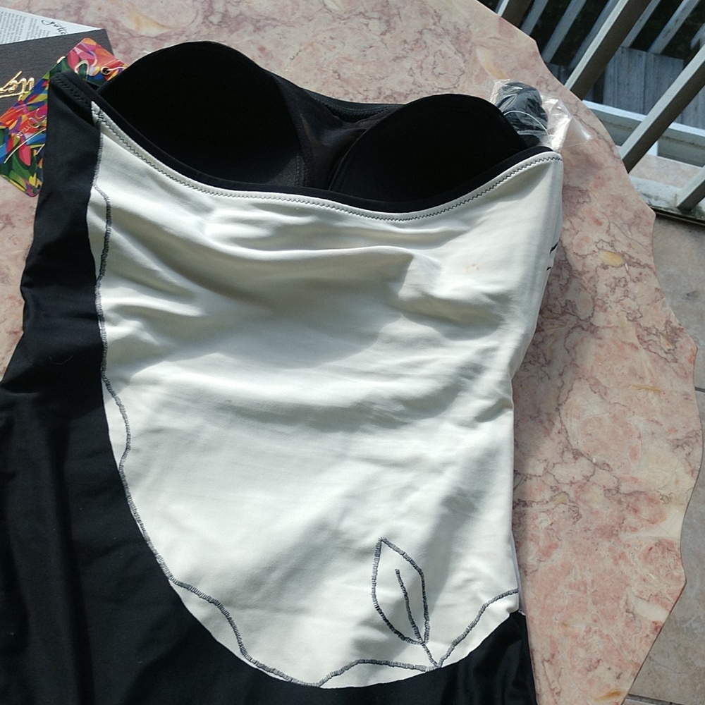 a la Georgia O'Keefe Gottex Size 8 Maillot Swimsuit matches Italian Silk Pareo - Picture 3 of 3